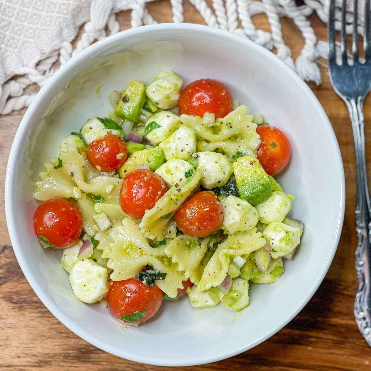 Mastering Avocado Caprese Pasta: Key Tips for Creamy Perfection